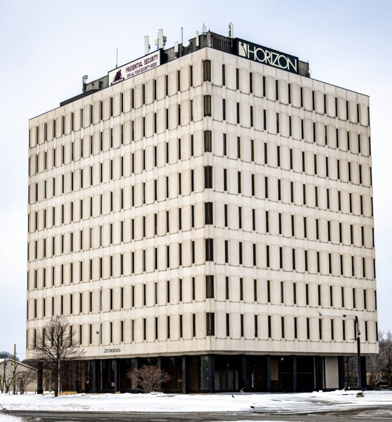 Office building with a Horizon sign on the roof
